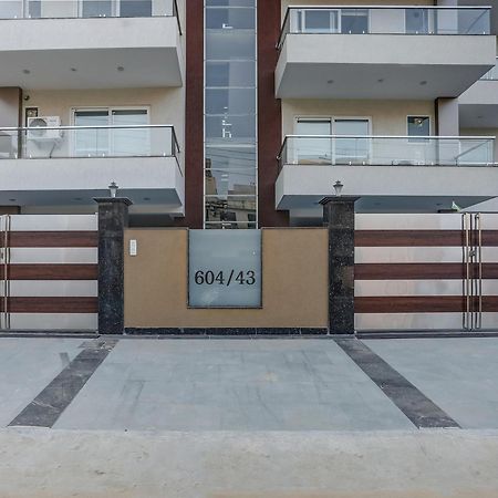 Collection O The Doors Near Appu Ghar Hotel คูร์เคาน์ ภายนอก รูปภาพ