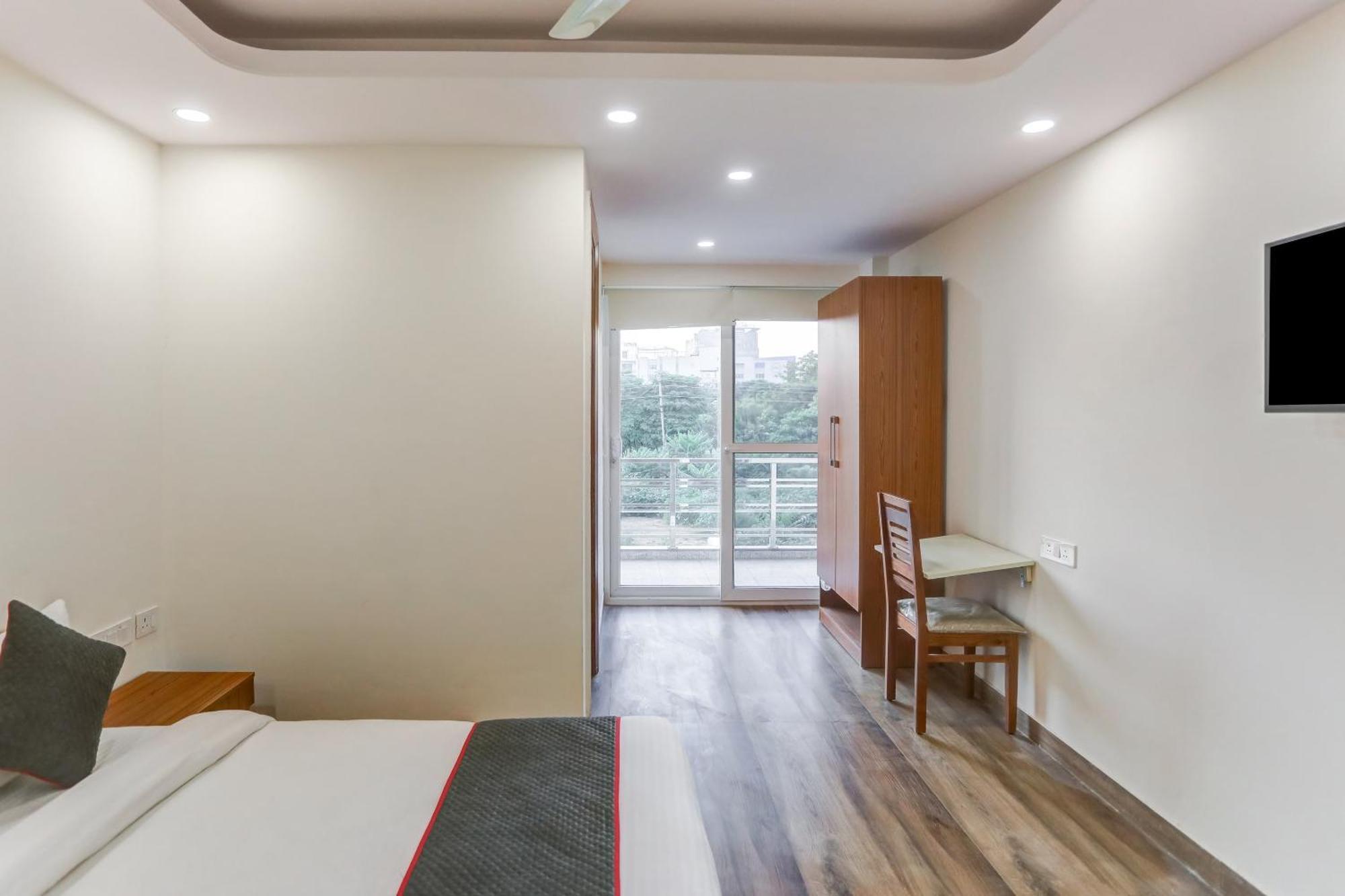 Collection O The Doors Near Appu Ghar Hotel คูร์เคาน์ ภายนอก รูปภาพ