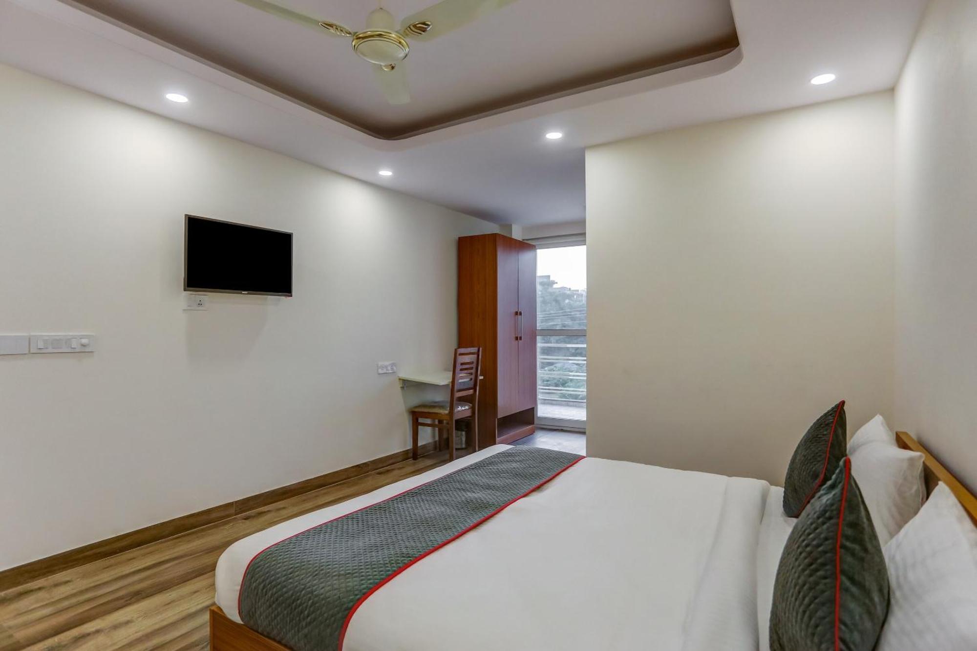 Collection O The Doors Near Appu Ghar Hotel คูร์เคาน์ ภายนอก รูปภาพ