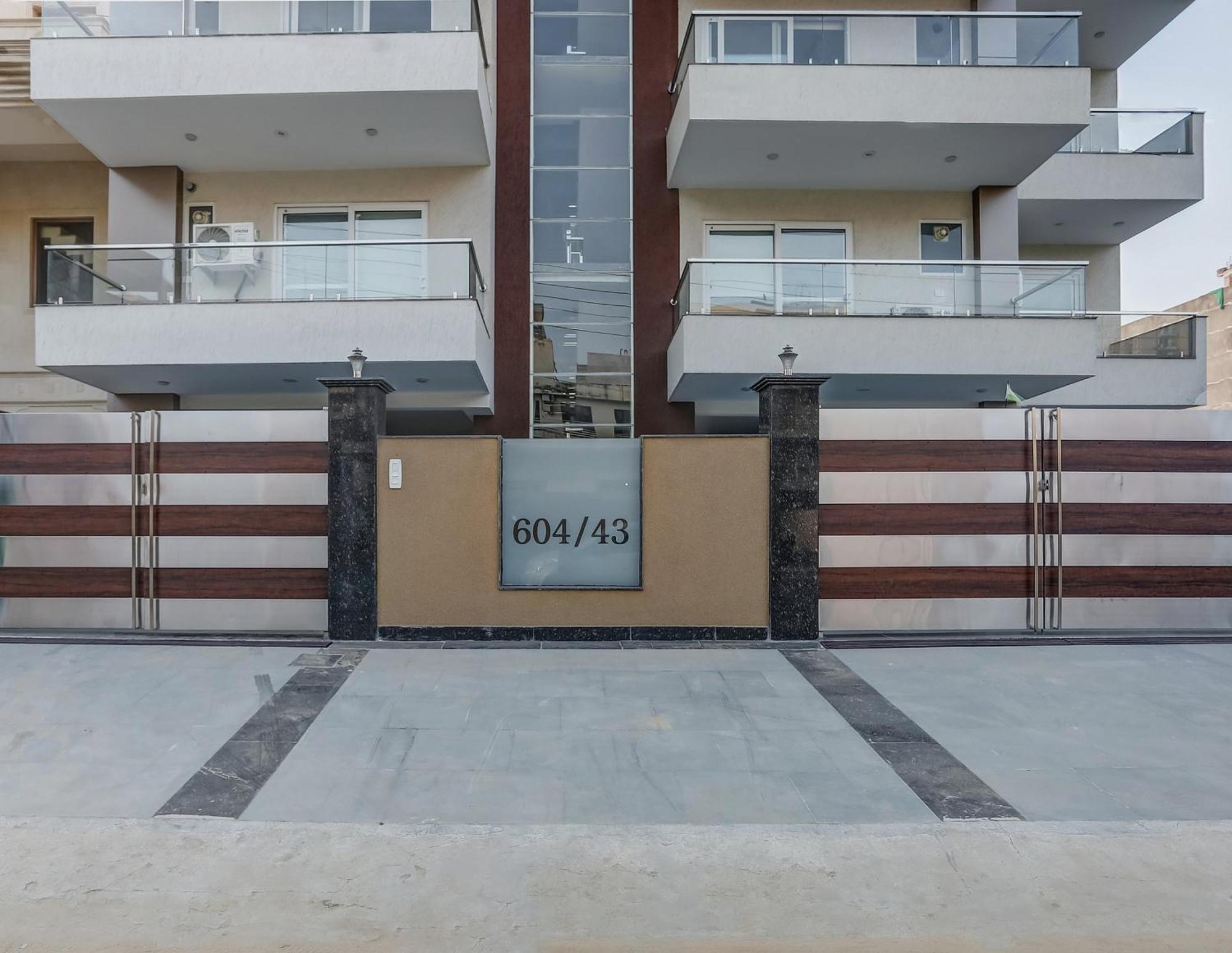 Collection O The Doors Near Appu Ghar Hotel คูร์เคาน์ ภายนอก รูปภาพ